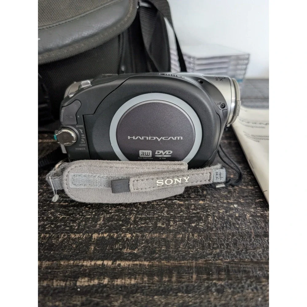 Sony DCR-DVD92E Handycam DVD Camcorder Digital Video DVD-R/RW DVD+RW Nightshot